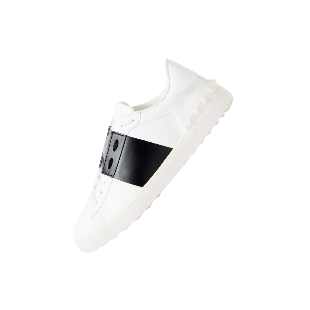 STUDDED | SNEAKER