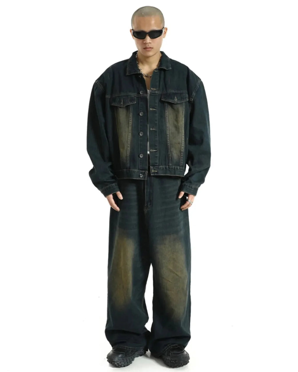 THE GIANT FADED JEANS